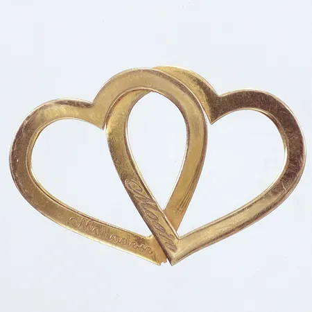 Hänge hjärtan, längd 23,7mm, bredd 34,9mm, gravyr, ostämplat,  18K Vikt: 2,7 g