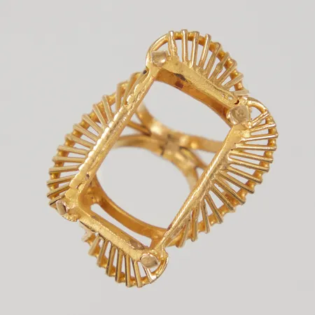 Ring, ca stl 15, saknar sten, defekt, skev, ostämplad, 21K, Vikt: 13,2 g