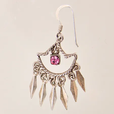 Udda örhänge med rosa sten, längd: 40mm, bredd: 0,4-16mm, silver 925/1000 Vikt: 2,1 g