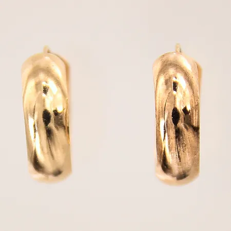 Ett par örhängen creoler, Ø13mm, bredd: 4,6mm, 18K  Vikt: 0,9 g