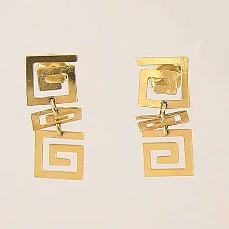 Ett par örhängen med dekor, längd: 22mm, bredd: 6,7mm, 18K  Vikt: 1,5 g