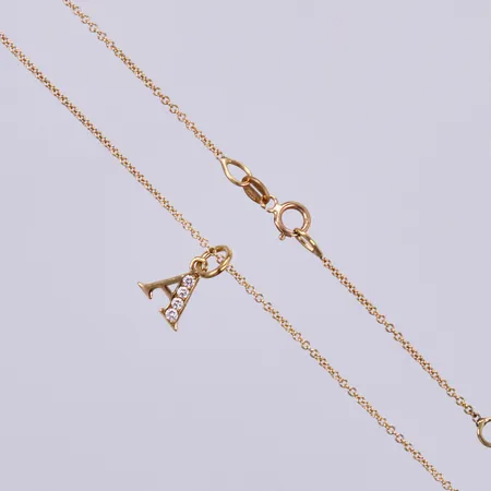 Halskedja Ärtlänk med hänge bokstav samt diamanter ca 4x0,01ct, längd: ca 43cm, bredd:1mm, säkerhetskedja, 18K Vikt: 1,9 g