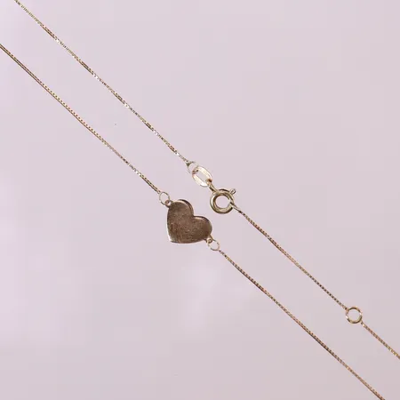 Kedja med integrerat hjärta, ca 49,5cm, bredd 0,5-8,5mm. 9K Vikt: 1,2 g