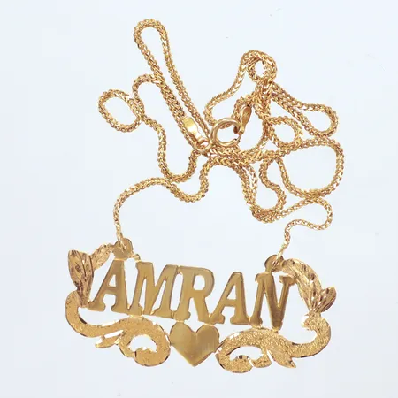 Collier, längd 46cm, bredd 19,1mm, namn, 21K  Vikt: 6,7 g