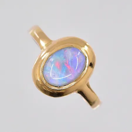 Ring med sten, stl 17½, 18K Vikt: 2,4 g
