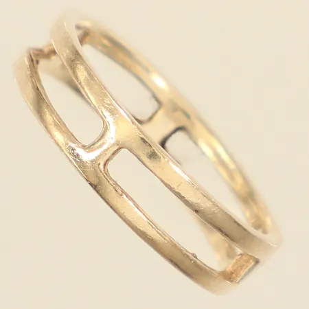 Ring stl 18, bredd 5,2mm, 925/1000 silver Vikt: 2,8 g