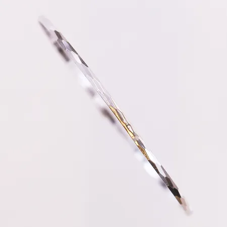 Armring med fasetterad dekor, Ø 63 mm, 18K vitguld  Vikt: 4,4 g