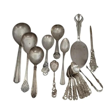 Diverse silverbestick, bruksmärken Vikt: 308 g