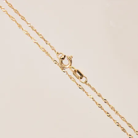 Kedja Singapore, längd: 38,5cm, bredd: 0,7mm, GHA, 18K  Vikt: 1,1 g