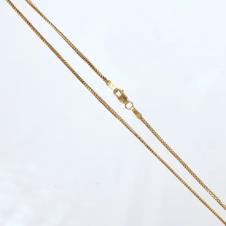 Collier, längd 40,5cm, bredd 1,4mm, 21K  Vikt: 4,8 g