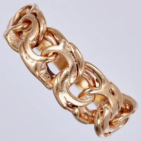 Ring Bismarck, stl: 18, bredd: ca 3-6mm, W&A, 18K Vikt: 3,2 g
