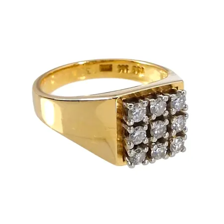 Diamantring, 18K guld, Diamanter 9 st - totalt 0,35ct (graverat på skenans insida), Ø16½ mm, bredd 2,7 - 9 mm, fint skick Vikt: 6,2 g