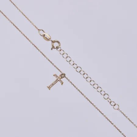 Collier med hänge bokstav med vita stenar, längd ca 44,7cm, bredd ca 1-12mm, förgyllt silver 925/1000  Vikt: 1,4 g