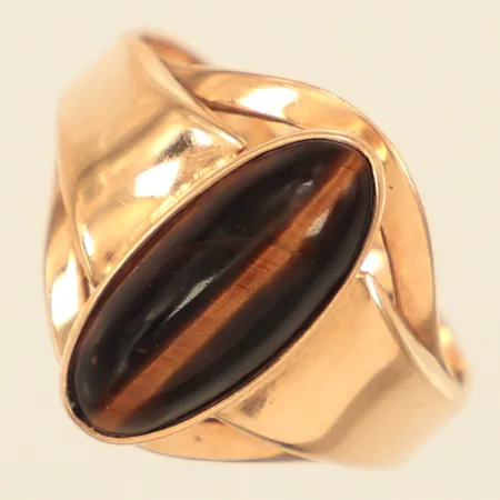 Ring med tigeröga, stl 17, bredd 3-15mm, gravyr, 14K  Vikt: 2,5 g