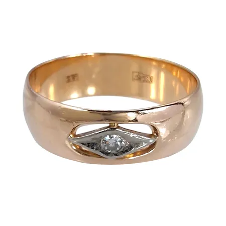 Ring, 14K guld, Diamant 0,03ct, Ø19½ mm, bredd 6 mm Vikt: 4,4 g