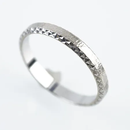Ring, vitguld, stl 19½, bredd 3mm, 18k Vikt: 3,2 g