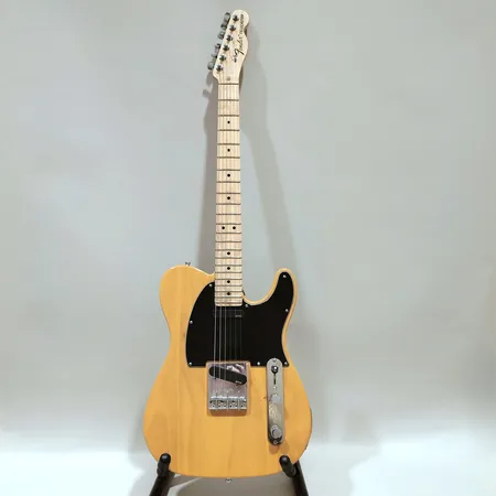 Elgitarr Fender Telecaster, snr: Z9453377, 2009, USA, stötskador, lackskador, mjuktfodral  Vikt: 0 g Skickas med Bussgods eller PostNord