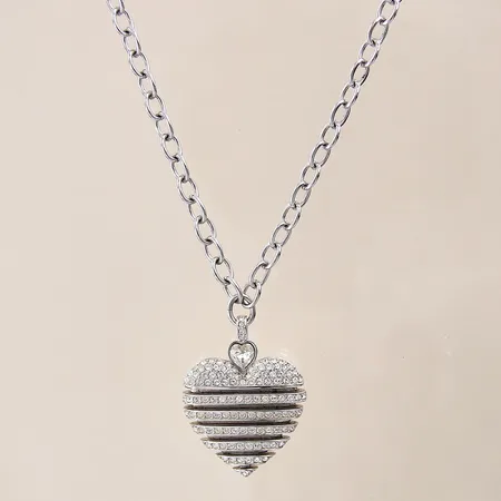 Collier med integrerat hänge samt vita stenar, Swarovski, längd: 45cm, bredd: 4,7-25mm, vitmetall