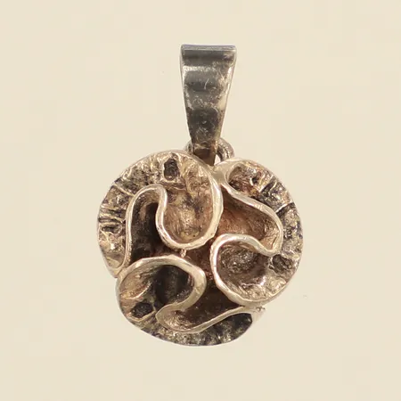 Hänge, längd 20mm inklusive ögla, bredd 13mm,Theresia Hvorslev, MEMA, 925/1000 silver  Vikt: 3 g