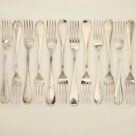 Tolv bordsgafflar, längd 18cm, modell svensk rund, GAB, 830/1000 silver  Vikt: 447,4 g