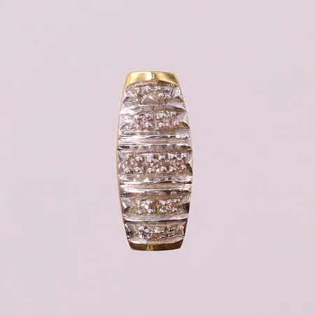 Hänge med 8/8slipade diamanter 8xca0,005ct, 13x5,5mm, tvåfärgat guld 18K.  Vikt: 1,8 g