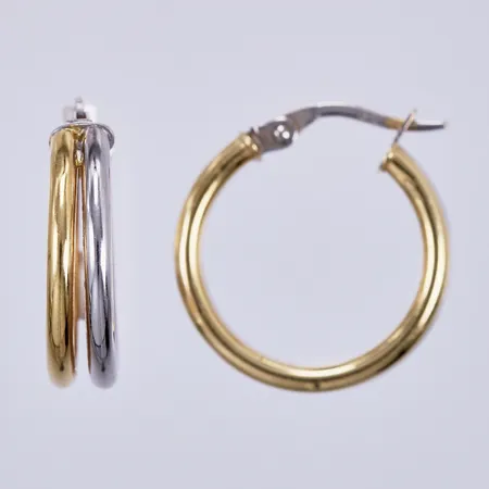 Ett par örhängen, vitguld/gulguld, Ø20mm, bredd: ca 4mm, 18K  Vikt: 2,3 g