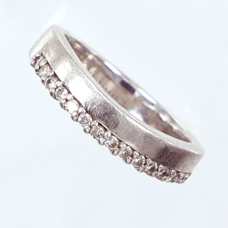 Ring, vita stenar, Ø18, Guldfynd, silver 925/1000 Vikt: 4,8 g