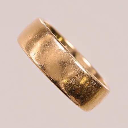 Ring, Ø18¾, bredd:7mm, gravyr, 18K 10,4g.