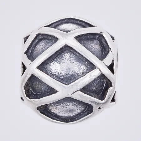 Berlock, Ø ca 0,9cm, bredd ca 9mm, silver Vikt: 4,5 g