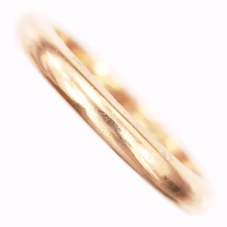Ring, slät, stl: 18½, gravyr. 20K guld Vikt: 5,7 g