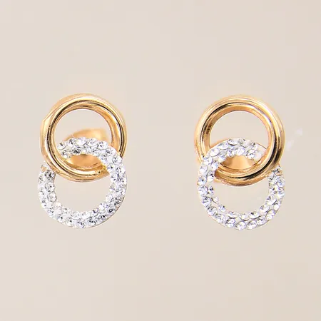 Ett par örhängen med vita stenar, 11,5x8mm, 18K  Vikt: 0,7 g