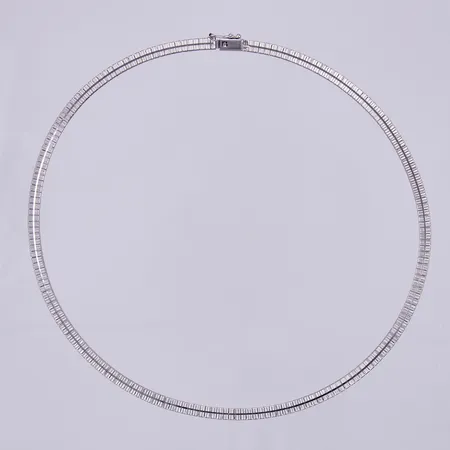Collier längd ca 41,5cm, bredd ca 4mm,  835/1000 silver Vikt: 18,9 g