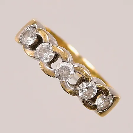 Ring, Ø16¾, bredd:5mm, vita stenar, 18K 5,5g.
