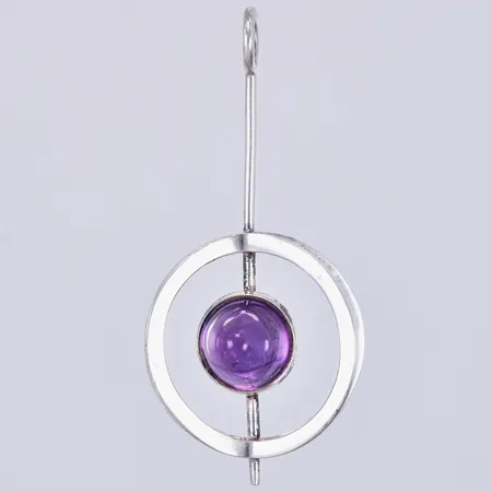 Hänge med Ametist, Finland, Kupittaan Kulta, längd ca 4,5cm, bredd ca 1-20mm, 813/1000 silver Vikt: 3,5 g