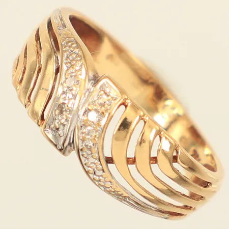 Ring diamanter ca 4 x ca 0,005ct, stl 17¼, bredd 7,4mm, 18K  Vikt: 2,7 g