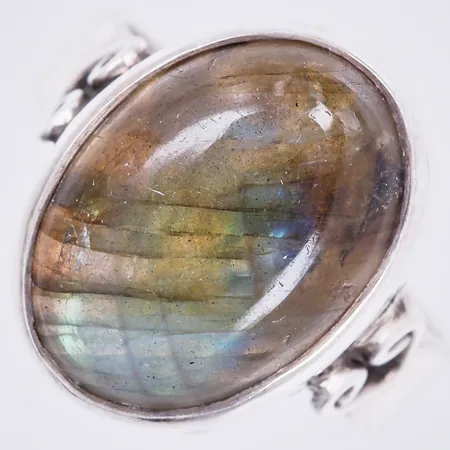 Ring med labradorit, stl: 16½, bredd ca 4-12mm, 925/1000 silver Vikt: 5,9 g