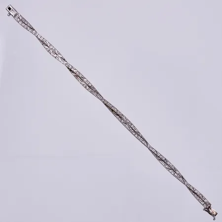 Armband längd ca 18cm, bredd ca 5mm, svensk importstämpel, 835/1000 silver Vikt: 9,6 g