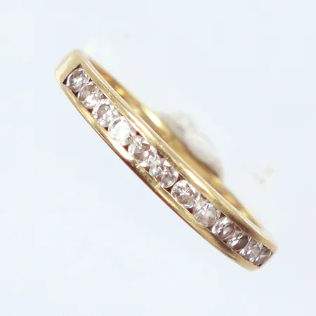 Ring med diamanter 12 x ca 0,03ct, stl: 19, 18K Vikt: 3,2 g