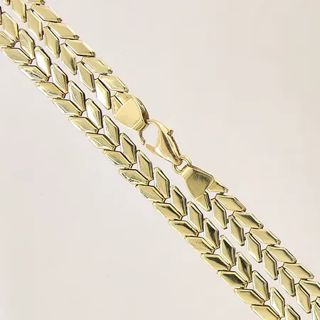 Collier, längd: 44,5cm, bredd: 6,8mm, smärre ojämnheter, 18K  Vikt: 27,5 g