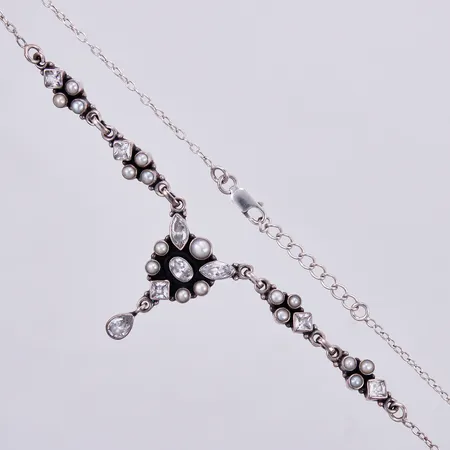 Collier med stenar längd ca 43-45cm, bredd ca 1-32mm, GHA 925/1000 silver Vikt: 14,9 g