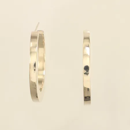 Ett par örhängen, längd 39,5mm, bredd 4mm, snurrebussar saknas, 925/1000 silver  Vikt: 11,7 g