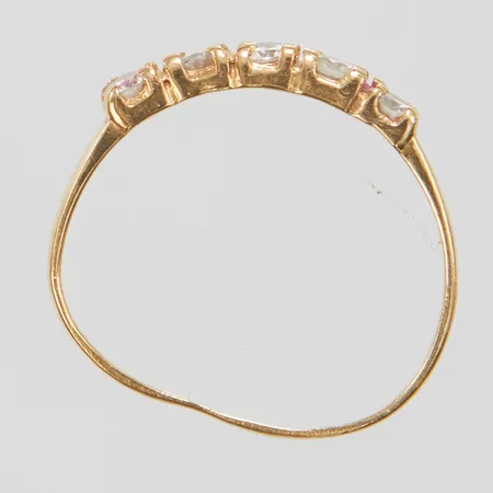 Ring, vita stenar, defekt, bucklig, 14K Vikt: 0,8 g