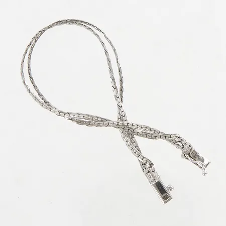 Armband, flätad, 18cm, bredd 4mm, matt/blank yta, silver 925/1000.   Vikt: 6,1 g
