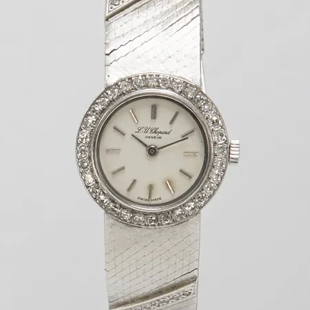 Damur L.U Chopard, manuell, Ø 19,5mm, åttkantslipad diamant krans, vitguld, armband i 18K samt åttkantslipade diamanter, serviceetui, 18K, bruttovikt: 40,9g.  