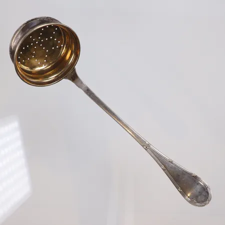 Sockerströare längd 19cm delvis förgylld, gravyr, BF Göteborg 1901, silver 830/1000 Vikt: 56,8 g