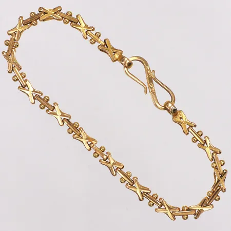 Armband, S-lås, längd 18cm, bredd 4,2mm, 22K Vikt: 6,3 g