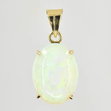 Hänge med opalliknande sten, längd 22 mm, bredd 12 mm, 14K. Vikt: 1,5 g