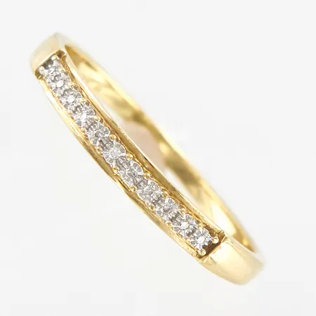 Ring med diamanter 11st ca 0,02ctv, stl 17½, bredd 2,5mm, GHA, 18K Vikt: 1,5 g