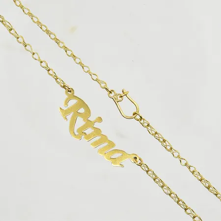 Halscollier med integrerat namnhänge, längd 40 cm, länkens bredd 2 mm, 18K. Vikt: 8,7 g