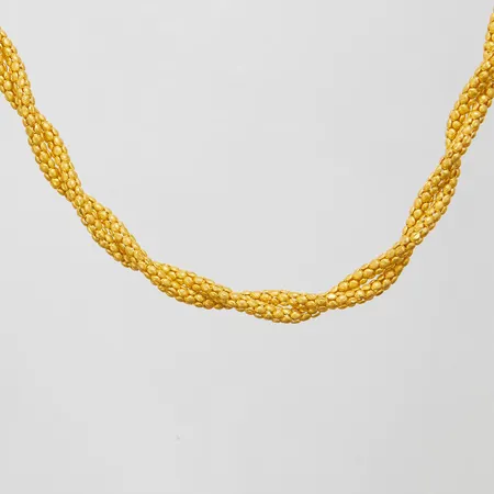 Collier, längd ca 42,5cm, bredd 6mm, thaiguld 2 baht, 23K Vikt: 30,4 g